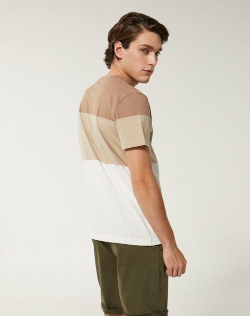 REMERA AKILIANO